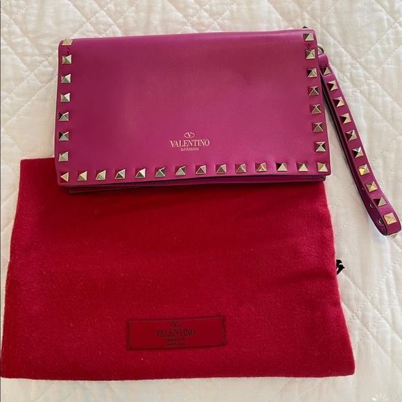 Valentino Garavani Handbags - VALENTINO GARAVANI pink studded clutch